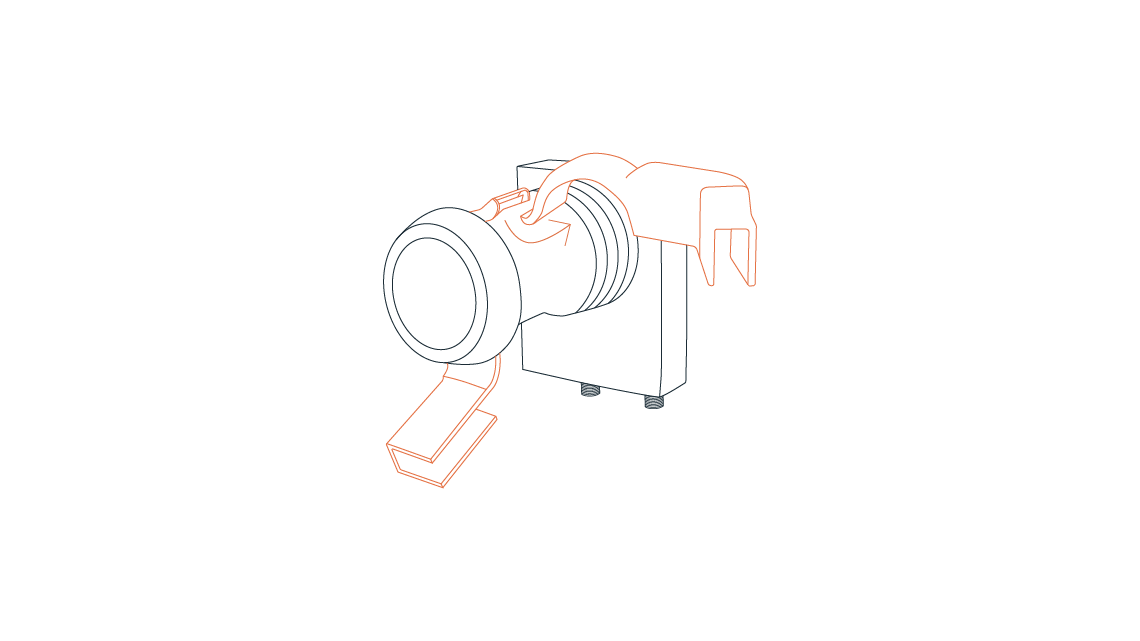 Ta av den svarte braketten